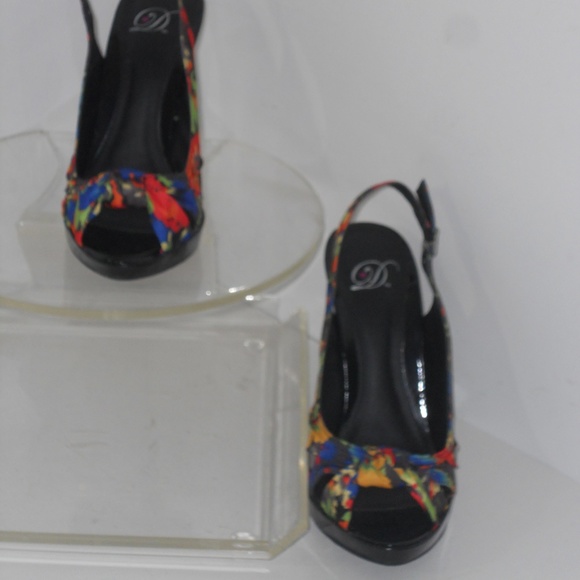 DTM COLLECTIONS MULTI-COLOR OPEN TOE SHOES SIZE 9M - Picture 3 of 5